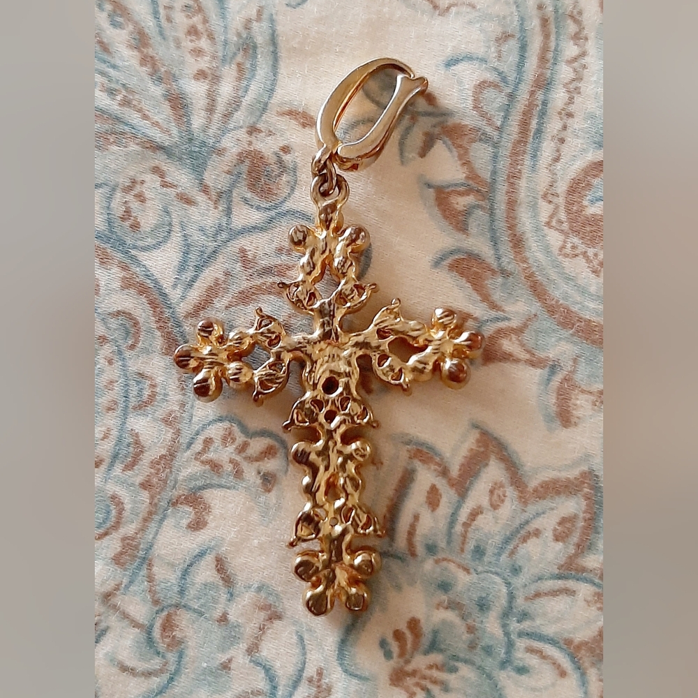 Premier Designs Rhinstone Cross - Picture 2 of 4